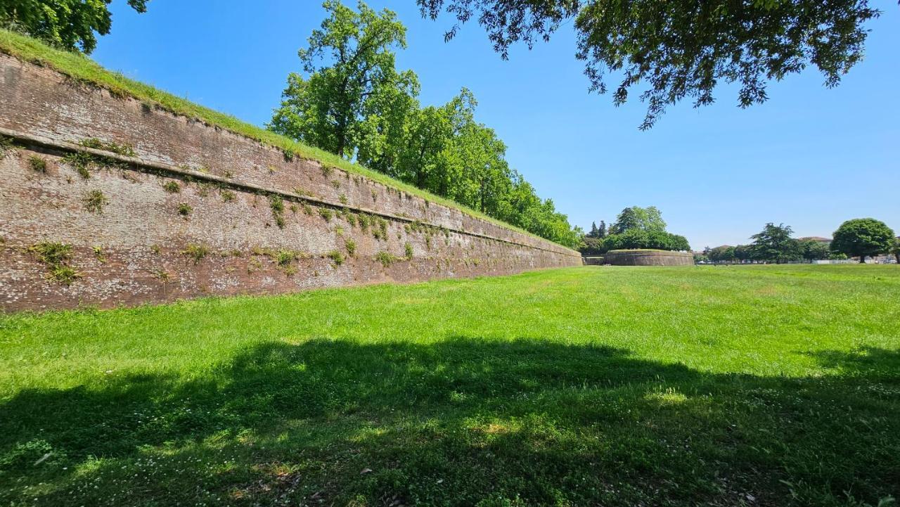 Lucca Walls Dream - Air Cond - Wi-Fi - Panoramic In Front Of The Historical Walls - Bagian luar foto