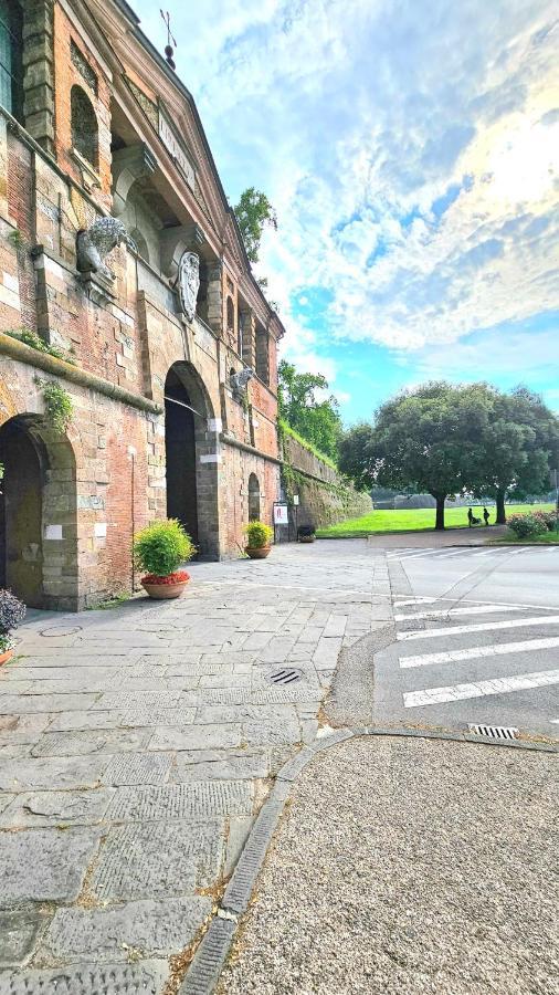 Lucca Walls Dream - Air Cond - Wi-Fi - Panoramic In Front Of The Historical Walls - Bagian luar foto