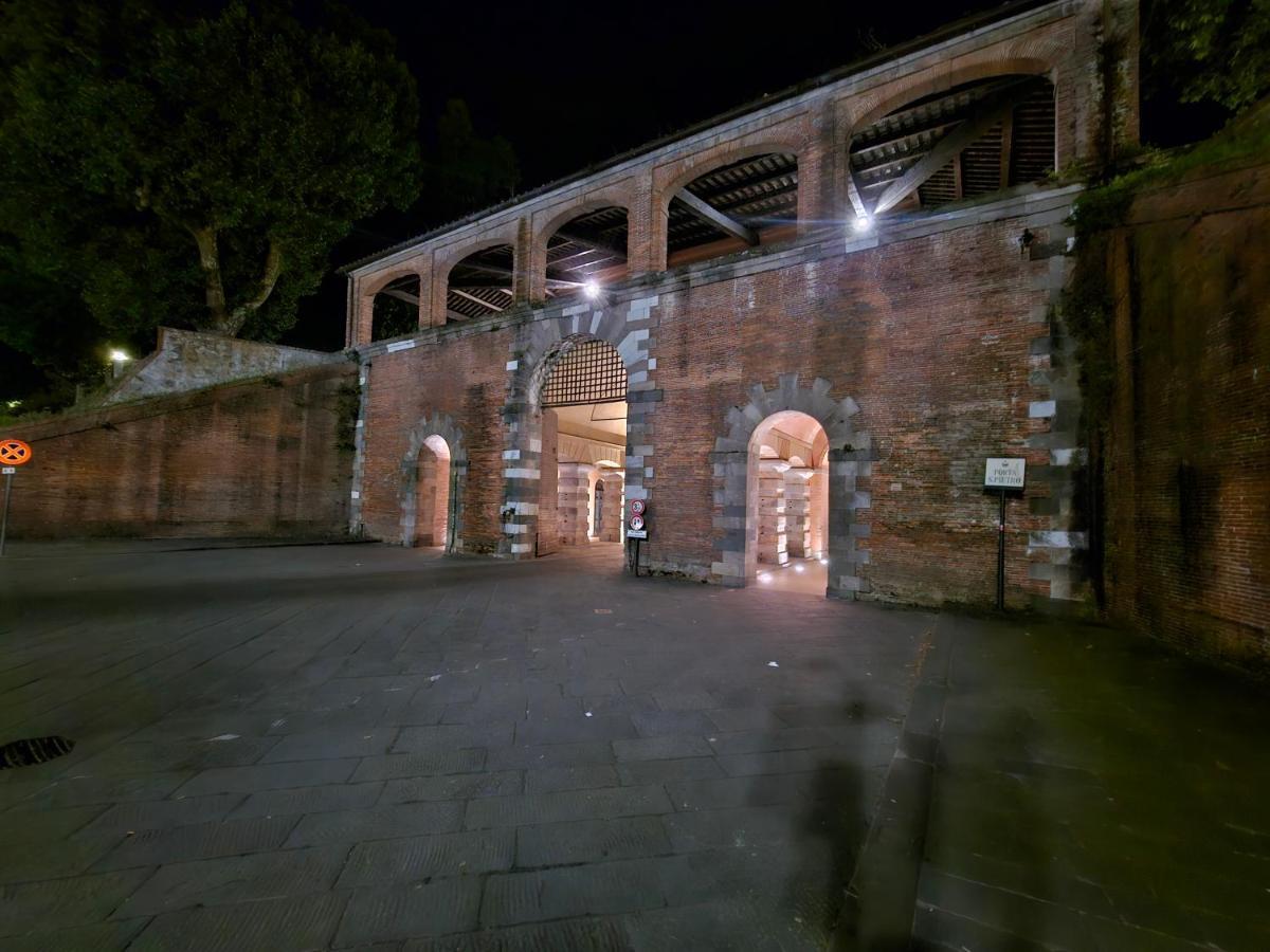 Lucca Walls Dream - Air Cond - Wi-Fi - Panoramic In Front Of The Historical Walls - Bagian luar foto