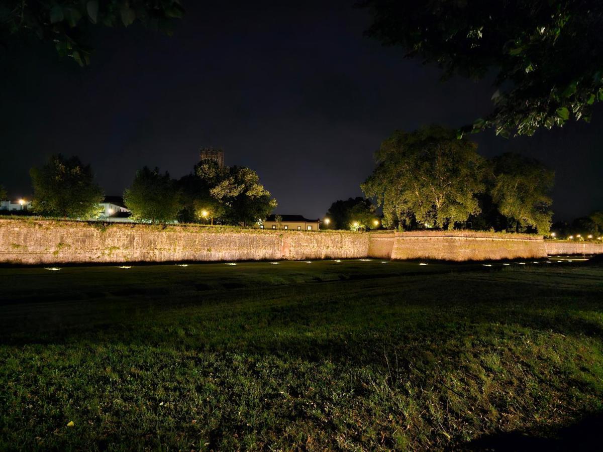 Lucca Walls Dream - Air Cond - Wi-Fi - Panoramic In Front Of The Historical Walls - Bagian luar foto
